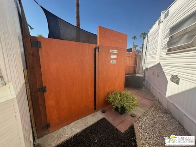 2 McKinley St., Cathedral City CA: https://media.crmls.org/mediaz/404d4c81-1745-402e-af1f-7292389c5bfe.jpg