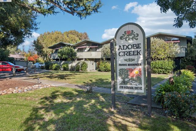 278 Monroe Dr., Mountain View CA: https://media.crmls.org/mediaz/404d72df-87c2-4326-83a2-0032493771d1.jpg