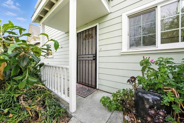 2930 Magnolia Street, Oakland CA: https://media.crmls.org/mediaz/404d74d8-49f3-4207-908d-ed0d22dff574.jpg