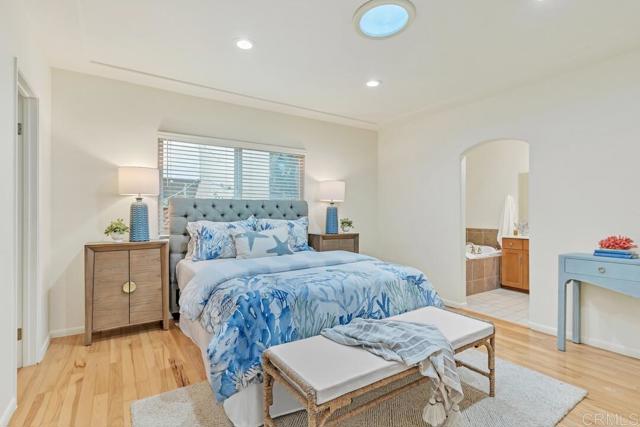 4725 Saratoga Avenue, San Diego CA: https://media.crmls.org/mediaz/404d8136-9b65-487f-8b36-6e9844bb5f68.jpg
