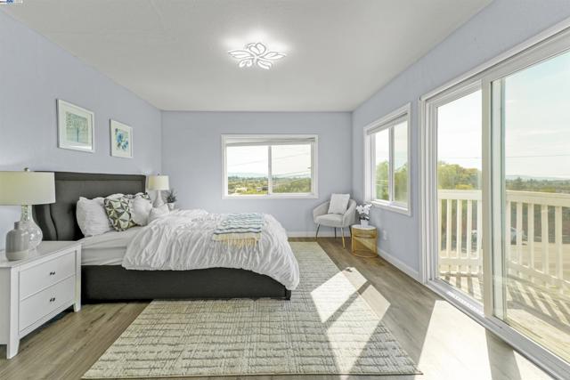 Image 36 of 59 For 15966 Maubert Ave