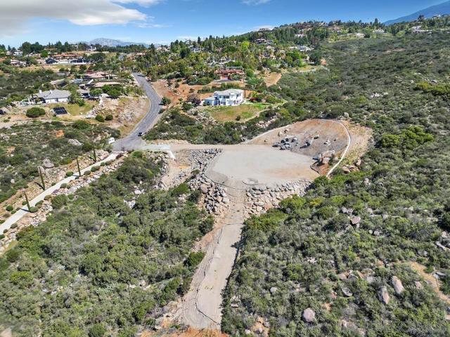 2169 Corte Dorado Espuela, Alpine CA: https://media.crmls.org/mediaz/404e5e37-3038-4a3b-8cdb-8404dea006c7.jpg