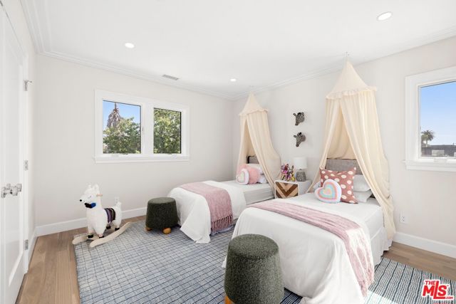 633 N Formosa Avenue, Los Angeles CA: https://media.crmls.org/mediaz/404f40e6-1104-4593-b8c5-0dadf971535f.jpg