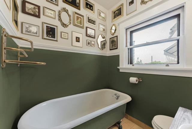 5150 Coronado Avenue, Oakland CA: https://media.crmls.org/mediaz/404fbca1-dcdc-4c9b-b9c6-622a1bc16fce.jpg