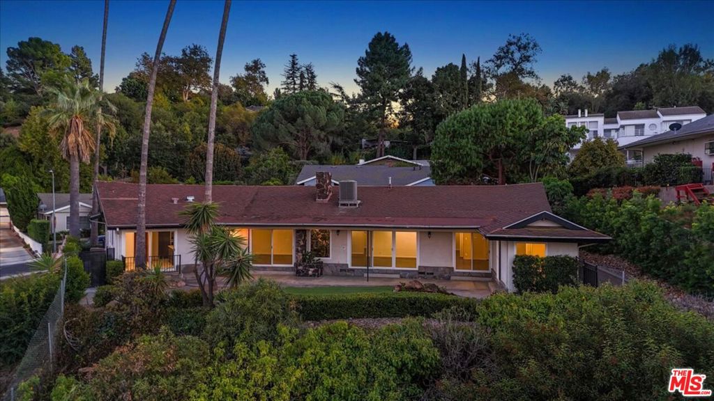 15451 Longbow DriveSherman Oaks img 4