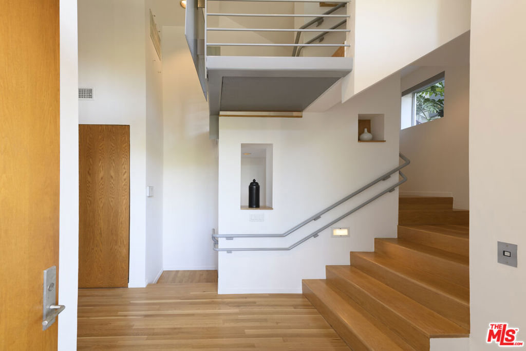 12236 LAUREL TERRACE DriveStudio City img 5