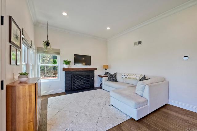 1782 E Pointe Avenue, Carlsbad CA: https://media.crmls.org/mediaz/40508fd6-9931-41d1-ae63-c942d68194dd.jpg