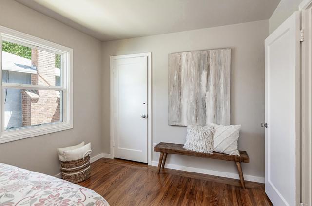1327 Madera Avenue, Menlo Park CA: https://media.crmls.org/mediaz/4050a4a5-d526-44ad-a9cc-ea3686859a5c.jpg