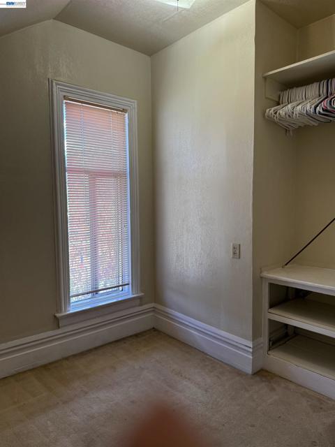 663 25TH Street, Oakland CA: https://media.crmls.org/mediaz/4050d148-b445-42c6-9dda-cc59cd593556.jpg