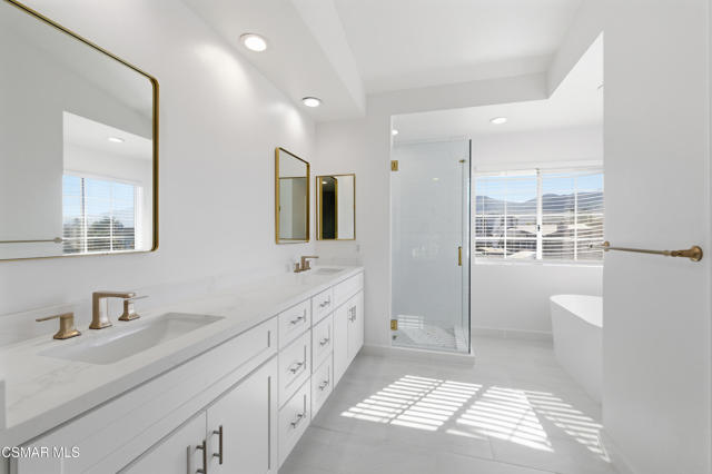 6945 Via Alba, Camarillo CA: https://media.crmls.org/mediaz/40516ea8-f38c-4816-a519-9dce349e0ad2.jpg