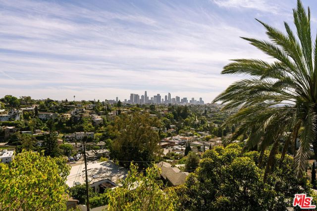 2 Bed Home for Sale in Los Angeles, California