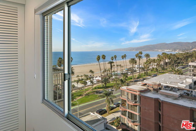 101 California Avenue, Santa Monica CA: https://media.crmls.org/mediaz/40532a48-a1ce-4e33-a92e-cdd48b996552.jpg