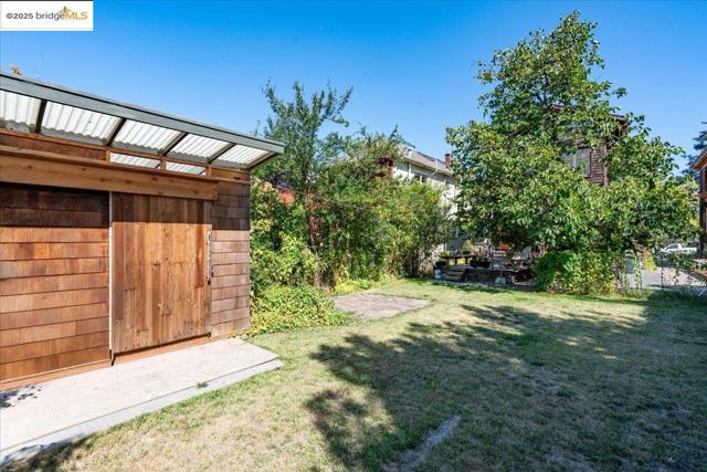 1912 Virginia St, Berkeley CA: https://media.crmls.org/mediaz/405350ed-d57b-46cd-8af4-60406b3885b9.jpg
