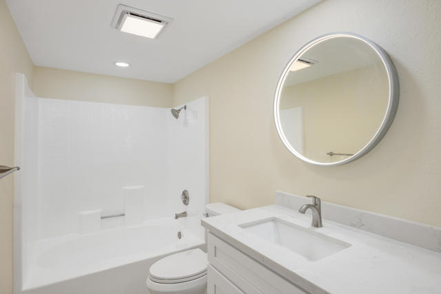505 S Farrell Drive, Palm Springs CA: https://media.crmls.org/mediaz/4053590b-1747-4904-89bb-f9cbca6dc042.jpg
