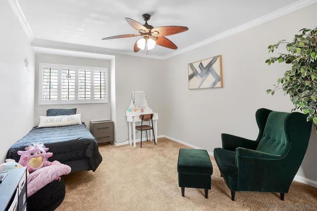 731 Edgewater Dr, Chula Vista CA: https://media.crmls.org/mediaz/40556064-757e-4018-83a7-a9f540791c4e.jpg