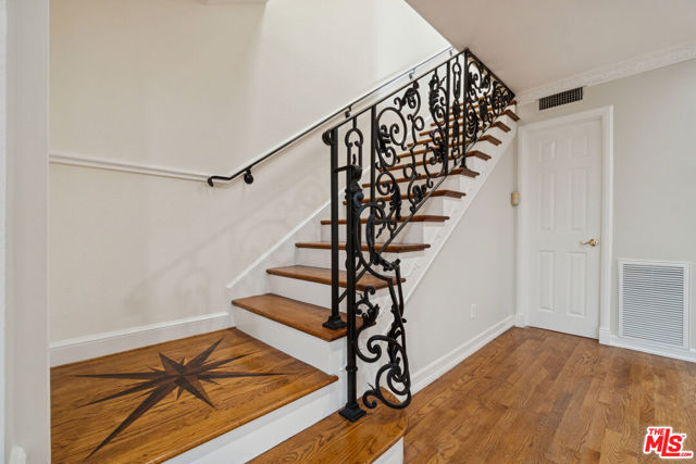 880 Hilldale Avenue, West Hollywood CA: https://media.crmls.org/mediaz/4056d43d-3026-4a7c-a68b-b5c5419646db.jpg