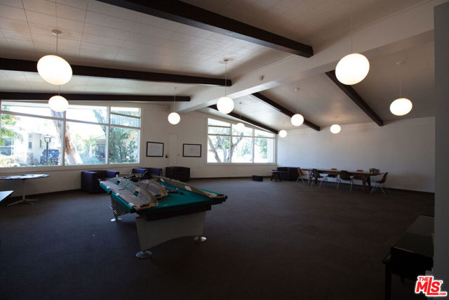 1165 Cherokee, Topanga CA: https://media.crmls.org/mediaz/4056fe09-59c9-496a-a771-c5b746522f49.jpg