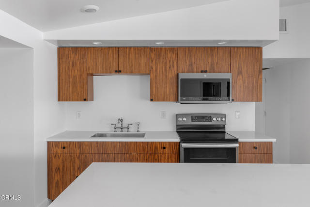 Detail Gallery Image 8 of 34 For 40851 Bob Hope Dr, Rancho Mirage,  CA 92270 - 3 Beds | 3 Baths