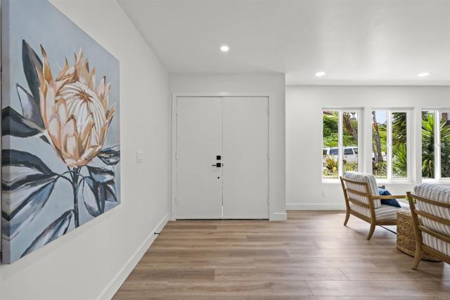 223 Cottingham Ct, Oceanside CA: https://media.crmls.org/mediaz/40588848-6915-4899-ba2f-54215f0504e0.jpg