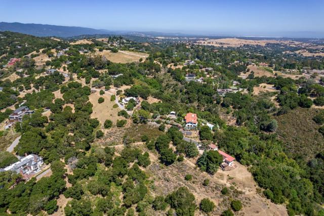 27388 Sherlock Court, Los Altos Hills CA: https://media.crmls.org/mediaz/405895ce-f715-4a9e-a1c4-ea85afc40d52.jpg