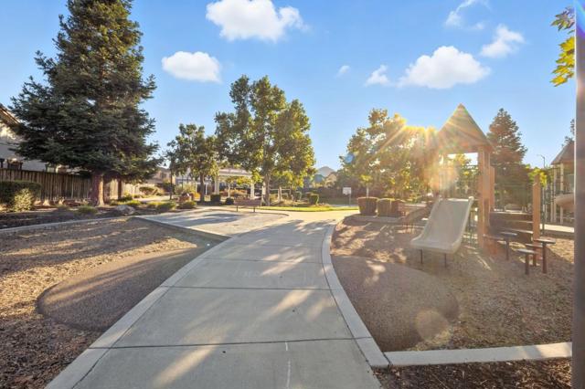 691 San Gabriel Avenue, Morgan Hill CA: https://media.crmls.org/mediaz/4058e743-12f7-422e-bfdc-e6296f03e817.jpg