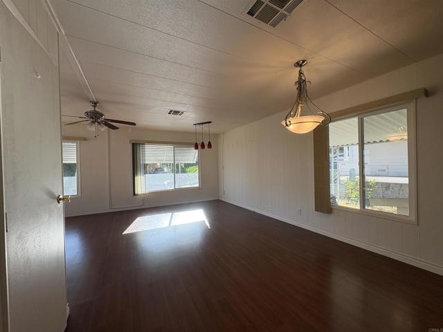 Detail Gallery Image 10 of 58 For 1490 S Orange Ave #127,  El Cajon,  CA 92020 - 2 Beds | 2 Baths