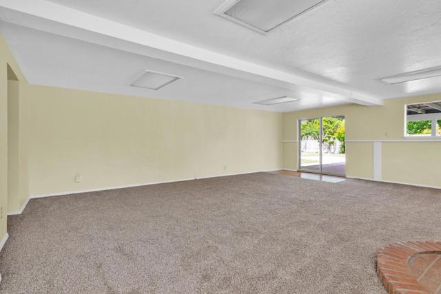 45175 Merritt Street, King City CA: https://media.crmls.org/mediaz/4059f052-f577-4f24-bee8-b640cff9bab1.jpg