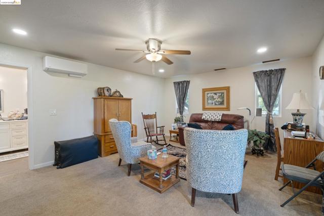 Image 16 of 41 For 2992 Buckboard Rd