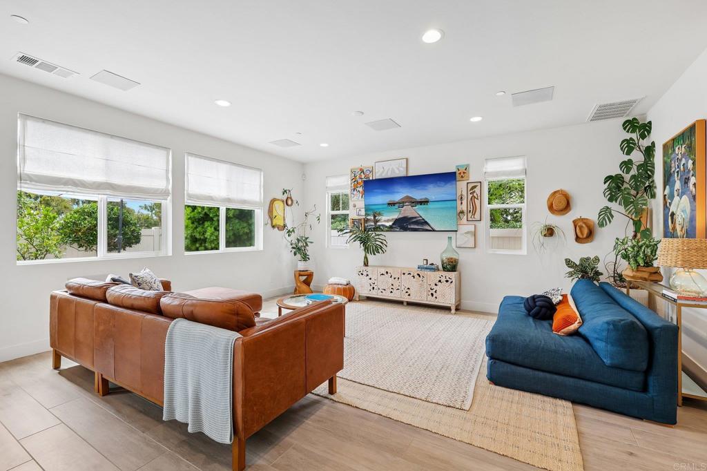 633 Manzanita Ln - photo 8