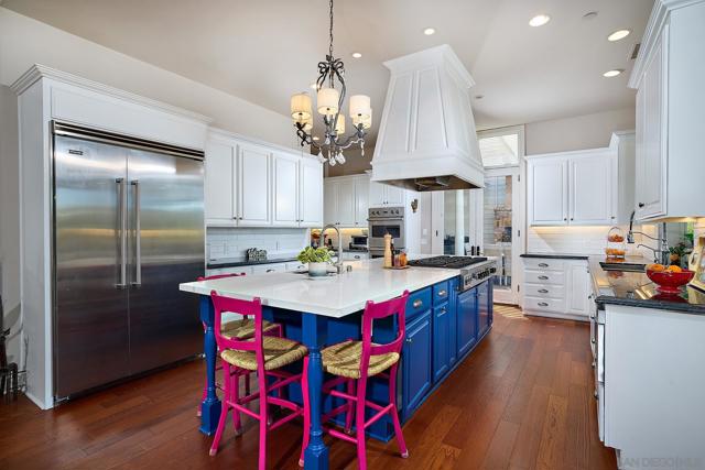 13742 Paseo Valle Alto, Poway CA: https://media.crmls.org/mediaz/405b8a97-2e4e-473e-b652-fcdf421f1391.jpg