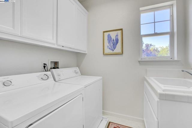 200 ARDEN CT, San Ramon CA: https://media.crmls.org/mediaz/405bc793-899c-4c76-a609-df8c66c83ec3.jpg