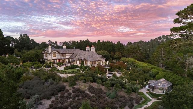 2 La Pradera Lane, Carmel CA: https://media.crmls.org/mediaz/405cd2b4-d4c1-4d3c-a2c5-58223ac5a1df.jpg