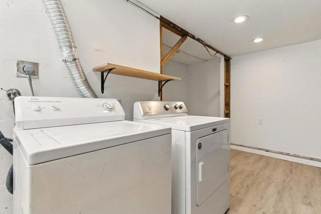 341 Linfield Drive, Menlo Park CA: https://media.crmls.org/mediaz/405d167c-32de-4274-9bb8-bdf5de461027.jpg