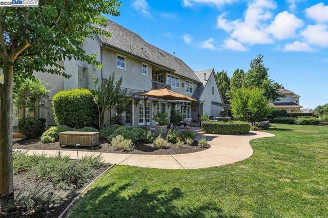 3029 Alburni Ct, Pleasanton CA: https://media.crmls.org/mediaz/405d48b2-7153-4356-9f2d-8fdbcb637cb5.jpg