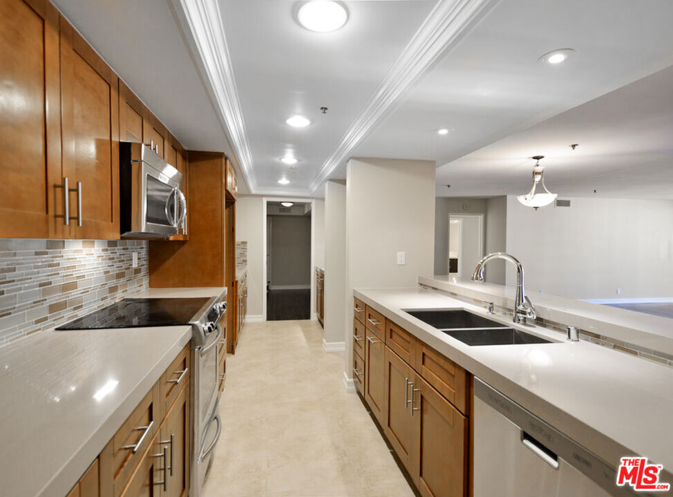 10660 WILSHIRE Boulevard #705