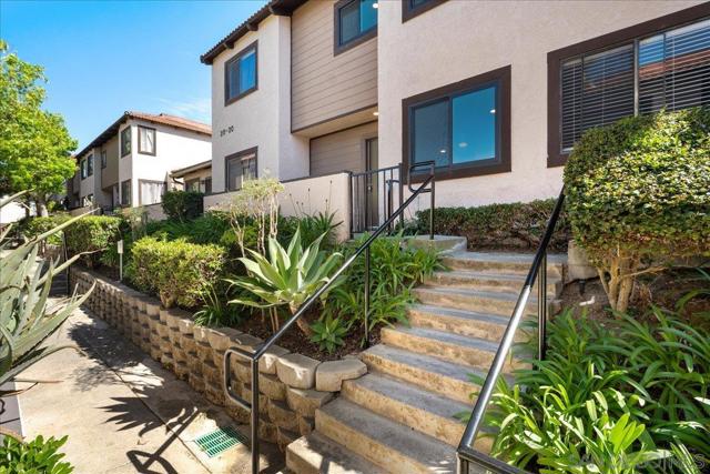 955 Postal Way, Vista CA: https://media.crmls.org/mediaz/405f8afe-195a-4291-a3c4-342b15cf63a6.jpg