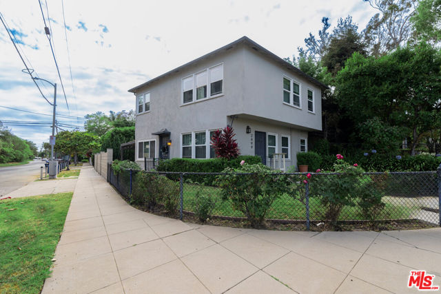 2499 South Barrington Avenue photo 3