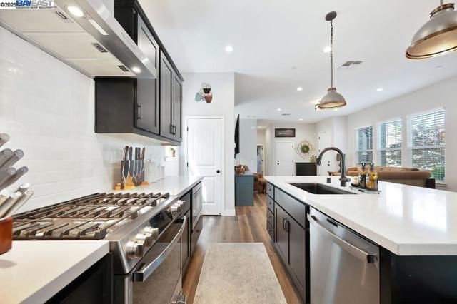 7544 Twin Bridges Ln, Citrus Heights CA: https://media.crmls.org/mediaz/40607aed-1329-47ff-bd78-1f4c2479a0bf.jpg