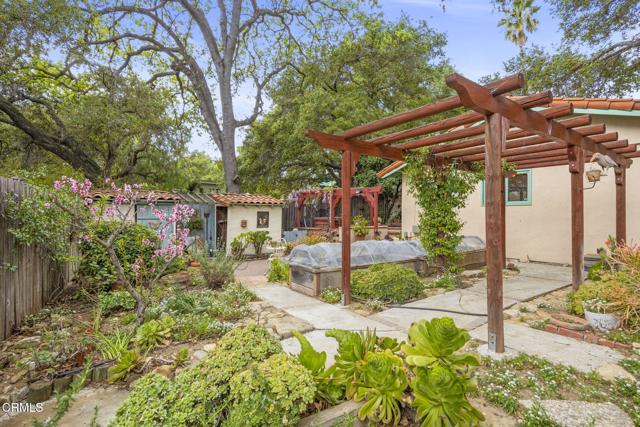 308 Topa Topa Drive, Ojai CA: https://media.crmls.org/mediaz/40611043-2706-4a71-8740-9bb07531b2be.jpg
