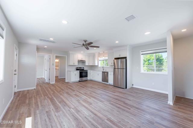 1499 Calle Morera, Thousand Oaks CA: https://media.crmls.org/mediaz/406120f5-9143-49e4-8e5e-1ec7b298d10d.jpg