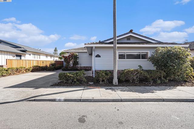 612 Glenwood Isle, Alameda, California 94501, 3 Bedrooms Bedrooms, ,2 BathroomsBathrooms,Single Family Residence,For Sale,Glenwood Isle,41083571