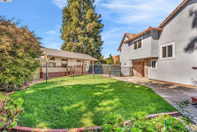 39478 Zacate Ave, Fremont CA: https://media.crmls.org/mediaz/40621308-6974-49f3-9ba6-34967c2aa744.jpg