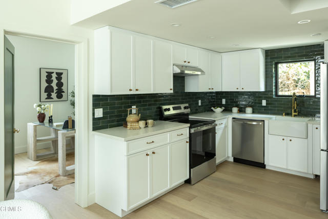 4245 W 62nd Street, Los Angeles CA: https://media.crmls.org/mediaz/4062fb07-512d-4dcc-b36a-8ec8a12e2d9b.jpg