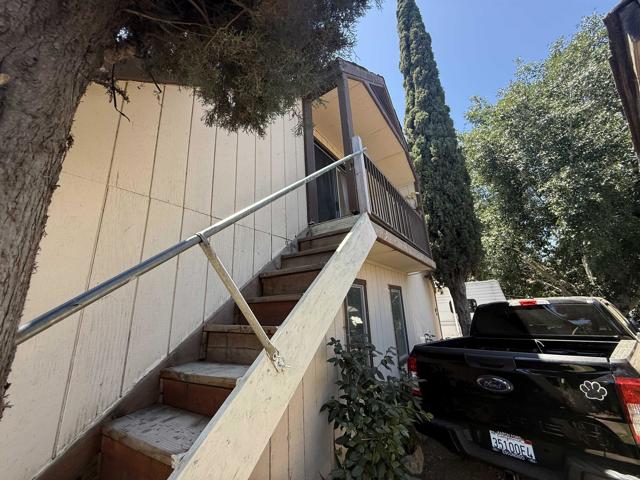 39182 Daily Road, Fallbrook CA: https://media.crmls.org/mediaz/4063435d-51b0-43c5-9382-1fc6ecca6597.jpg