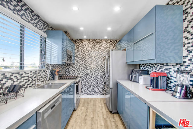 Image 6 of 16 For 831 Gretna Green Way 302