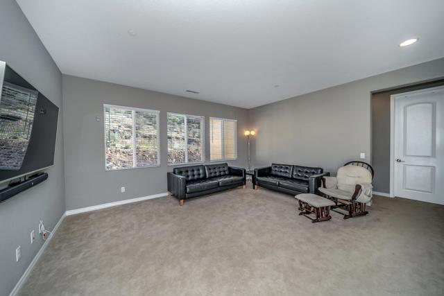847 Cannondale Ct, San Marcos CA: https://media.crmls.org/mediaz/4065a551-f4f1-441f-afb7-5bd793fbe650.jpg