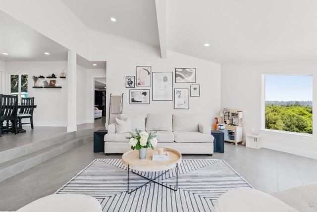 532 Moonrise Lane, Aptos CA: https://media.crmls.org/mediaz/4066aa01-7cd5-4500-9ccb-c7e121304c4e.jpg
