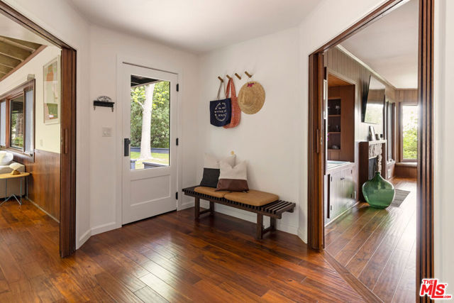 2235 Villa Heights Road, Pasadena CA: https://media.crmls.org/mediaz/4066e4da-78e8-4154-872b-b89b26a5a9f5.jpg
