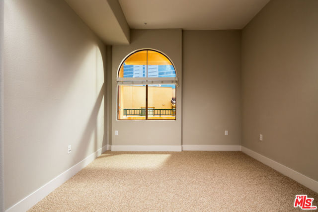 1041 E Glendon Avenue, Los Angeles CA: https://media.crmls.org/mediaz/4066ef89-9ddc-4c73-b5bc-3c8026cfa229.jpg