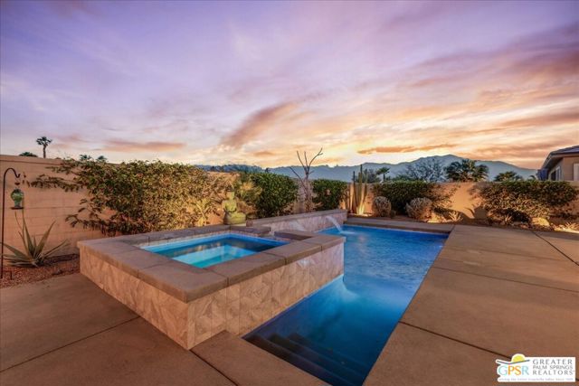 59 Cabernet, Rancho Mirage CA: https://media.crmls.org/mediaz/4067d9d9-29af-421f-9376-4540f0e557ca.jpg